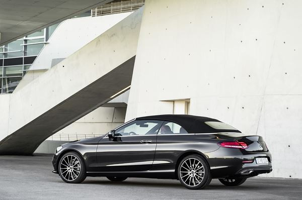 La Mercedes Classe C Cabriolet s’offre de nouveaux Phares LED hautes performances
