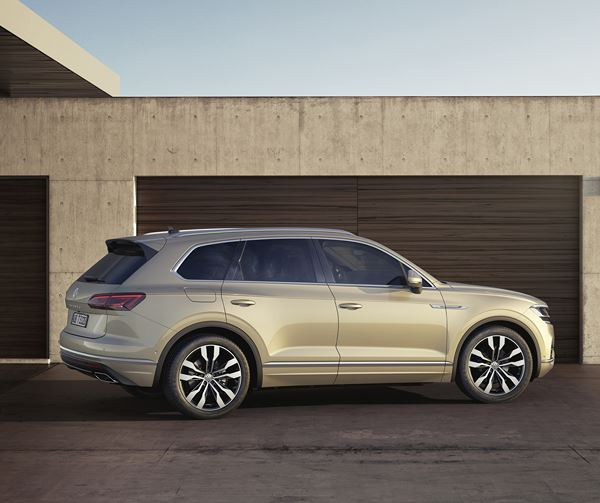 Le SUV Volkswagen Touareg revendique un positionnement premium affirmé