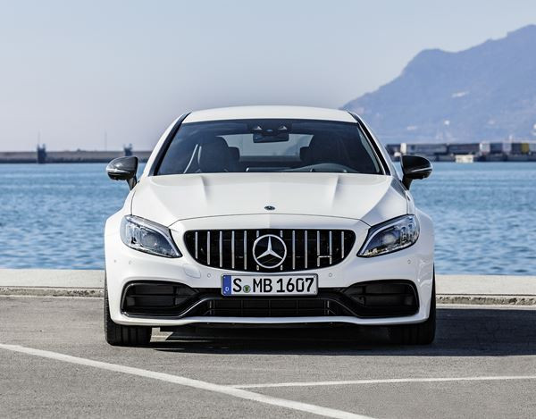 La Mercedes-AMG C 63 S embarque un moteur V8 biturbo de 510 ch