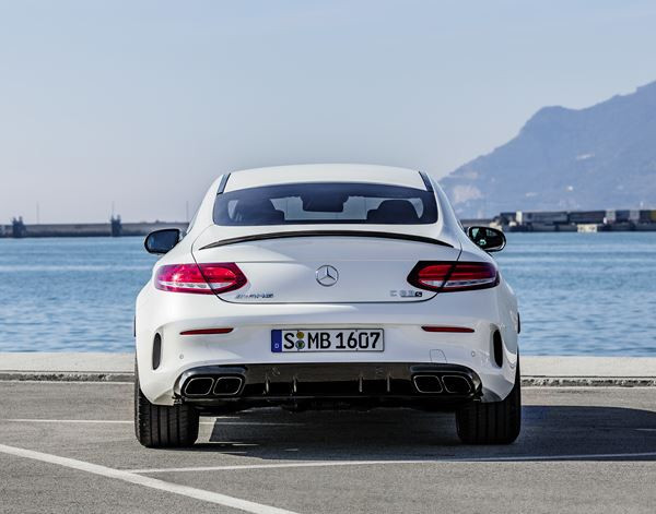 La Mercedes-AMG C 63 S embarque un moteur V8 biturbo de 510 ch