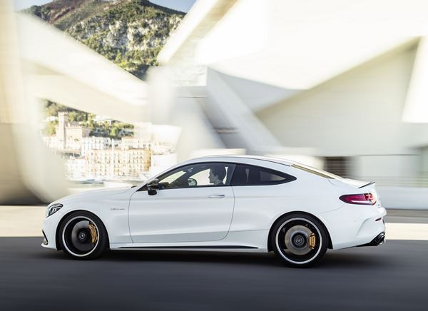 La Mercedes-AMG C 63 S embarque un moteur V8 biturbo de 510 ch