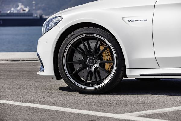 La Mercedes-AMG C 63 S embarque un moteur V8 biturbo de 510 ch
