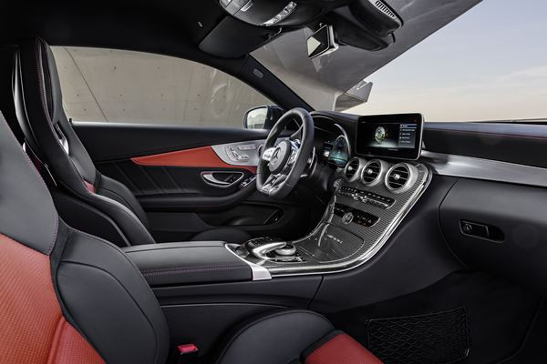 La Mercedes-AMG C 63 S embarque un moteur V8 biturbo de 510 ch