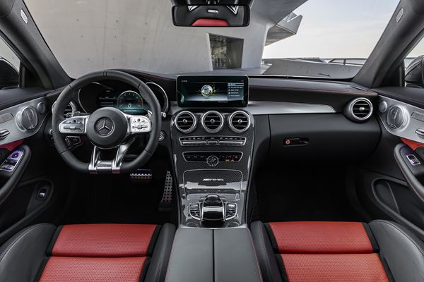 La Mercedes-AMG C 63 S embarque un moteur V8 biturbo de 510 ch
