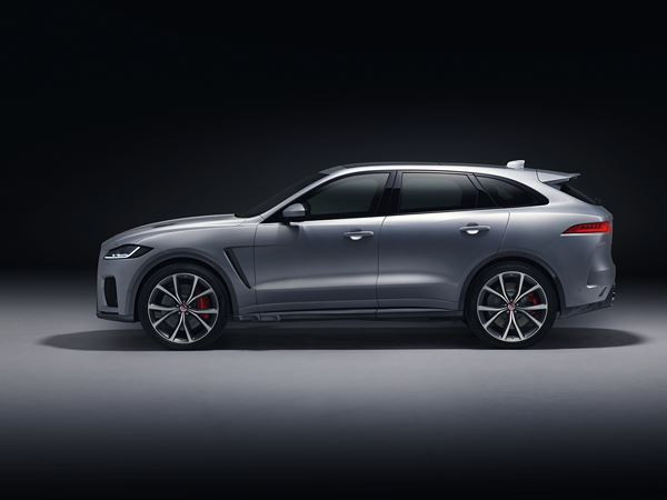 Le SUV Jaguar F-Pace SVR embarque un V8 essence de 5L développant 550 ch