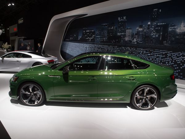 L'édition 2018 du salon de l’automobile de New York ouvre ses portes au public
