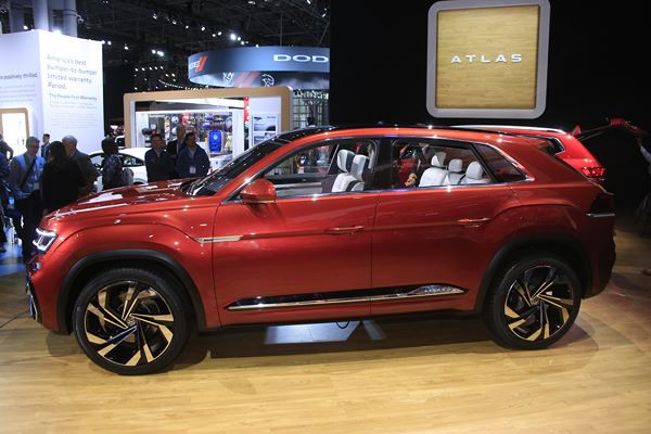 L'édition 2018 du salon de l’automobile de New York ouvre ses portes au public