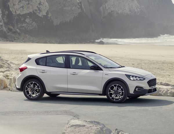 La Ford Focus se décline en version crossover surélevée de 30 mm