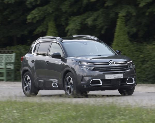 Le SUV Citroën C5 Aircross embarque trois sièges arrière coulissants