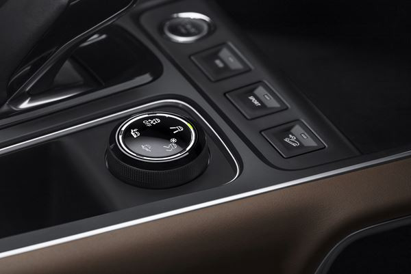 Le SUV Citroën C5 Aircross embarque trois sièges arrière coulissants