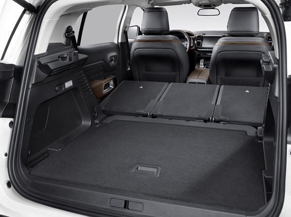 Le SUV Citroën C5 Aircross embarque trois sièges arrière coulissants