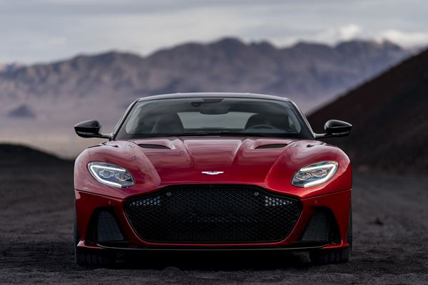L'Aston Martin DBS Superleggera embarque un V12 de 725 ch