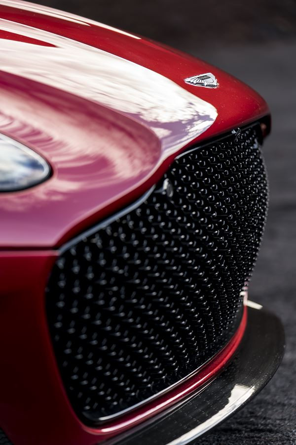 L'Aston Martin DBS Superleggera embarque un V12 de 725 ch