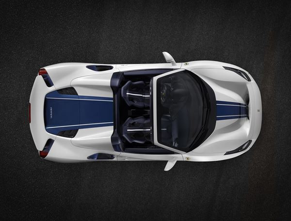 La Ferrari 488 Pista Spider affiche un rapport poids-puissance de 1,92 kg/ch