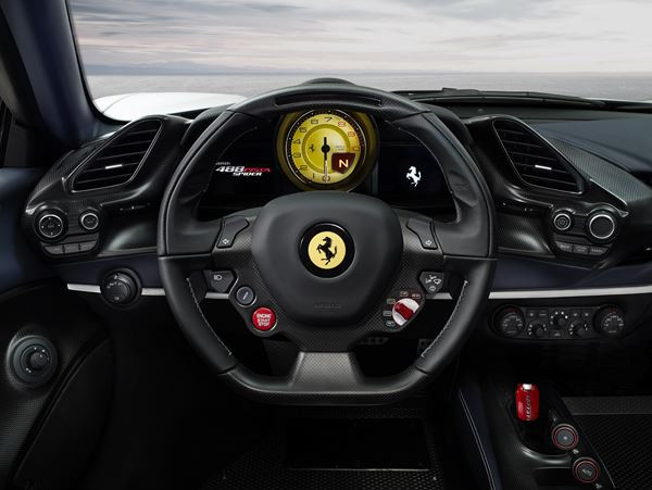 La Ferrari 488 Pista Spider affiche un rapport poids-puissance de 1,92 kg/ch