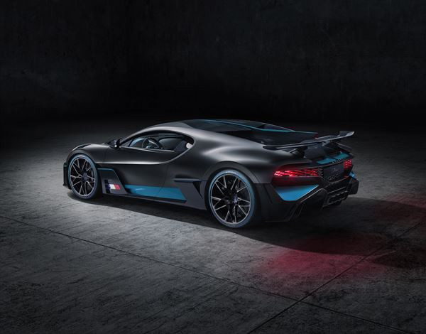 La supersportive Bugatti Divo est faite pour avaler les virages