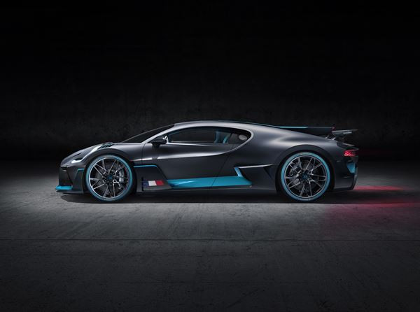 La supersportive Bugatti Divo est faite pour avaler les virages