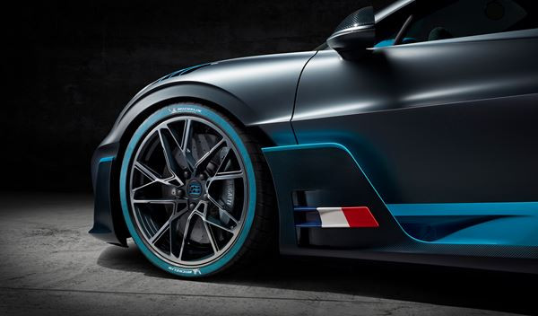 La supersportive Bugatti Divo est faite pour avaler les virages