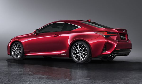 Le coupé sportif de luxe Lexus RC bénéficie de subtils changements