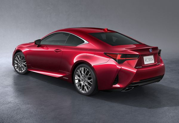 Le coupé sportif de luxe Lexus RC bénéficie de subtils changements