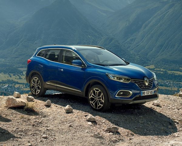 Le Renault Kadjar s'offre des faces avant et arrière modernisées