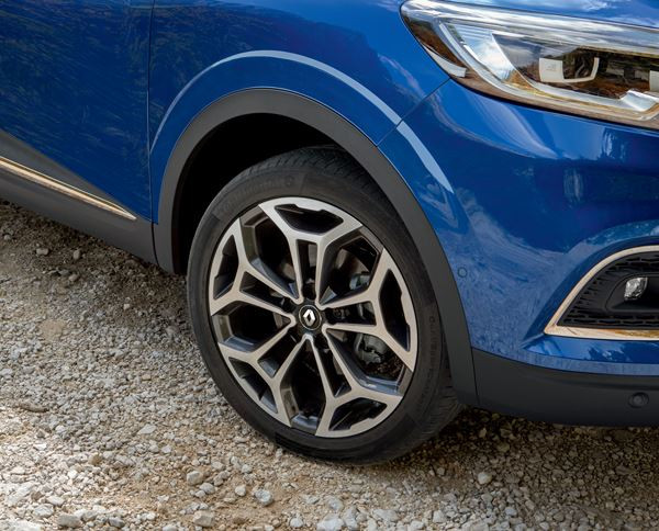 Le Renault Kadjar s'offre des faces avant et arrière modernisées