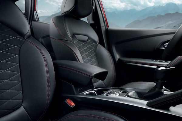 Le Renault Kadjar s'offre des faces avant et arrière modernisées