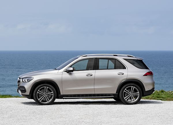 Le SUV haut de gamme Mercedes-Benz GLE restylé embarque des innovations