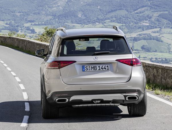 Le SUV haut de gamme Mercedes-Benz GLE restylé embarque des innovations