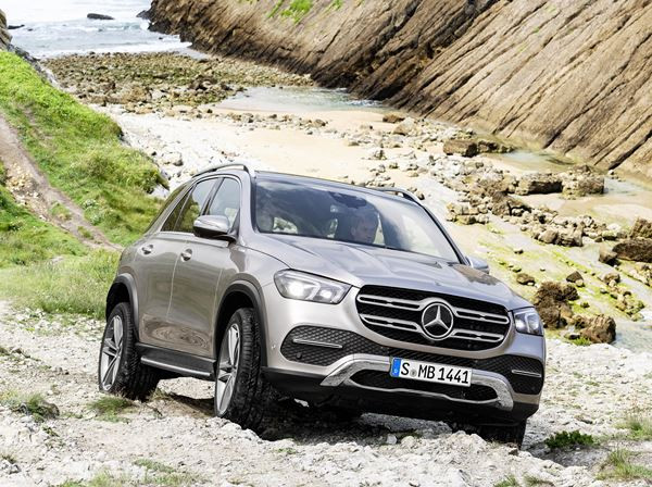 Le SUV haut de gamme Mercedes-Benz GLE restylé embarque des innovations