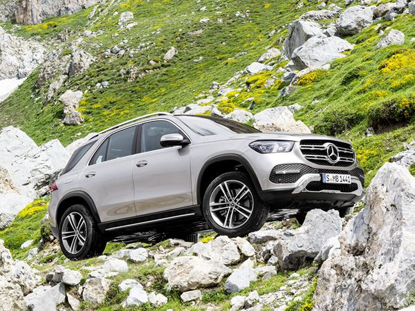 Le SUV haut de gamme Mercedes-Benz GLE restylé embarque des innovations