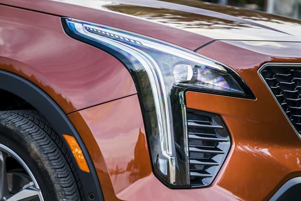 Le SUV de taille intermédiaire Cadillac XT4 affiche des lignes sculpturales