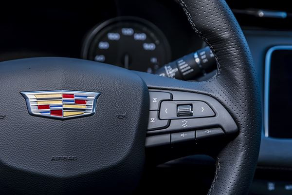 Le SUV de taille intermédiaire Cadillac XT4 affiche des lignes sculpturales