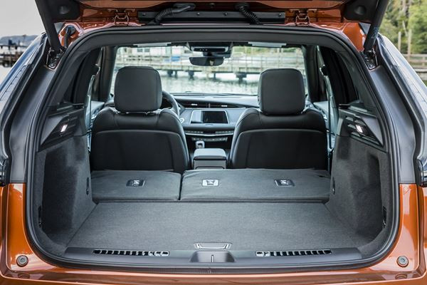 Le SUV de taille intermédiaire Cadillac XT4 affiche des lignes sculpturales