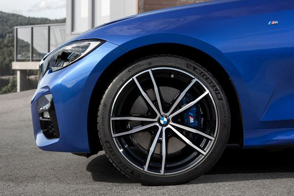 La septième génération de la BMW Série 3 Berline adopte une silhouette sportive