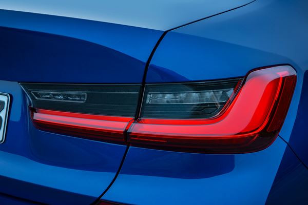 La septième génération de la BMW Série 3 Berline adopte une silhouette sportive