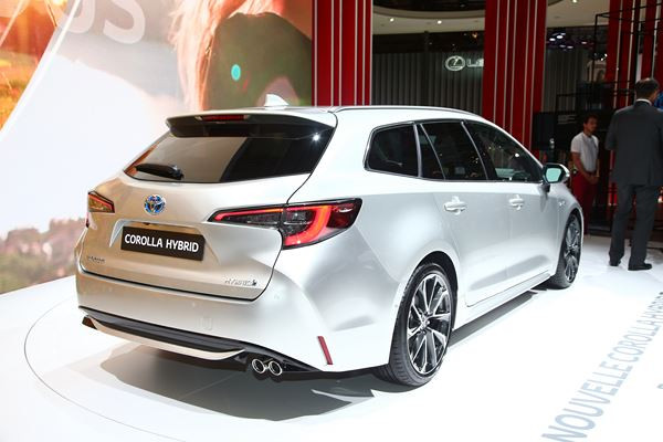 La Toyota Corolla Touring Sports se présente sous des lignes dynamiques