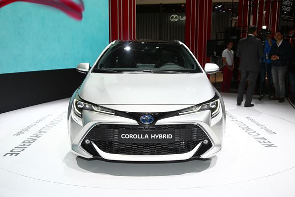 La Toyota Corolla Touring Sports se présente sous des lignes dynamiques