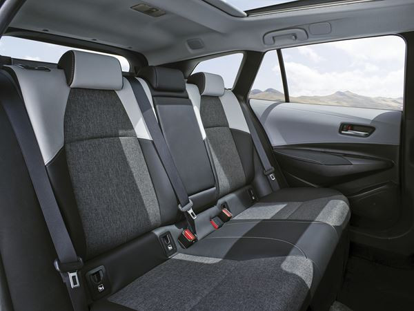 La Toyota Corolla Touring Sports se présente sous des lignes dynamiques