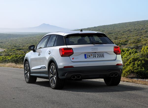 L'Audi SQ2 affiche une calandre octogonale divisée par huit doubles barres verticales