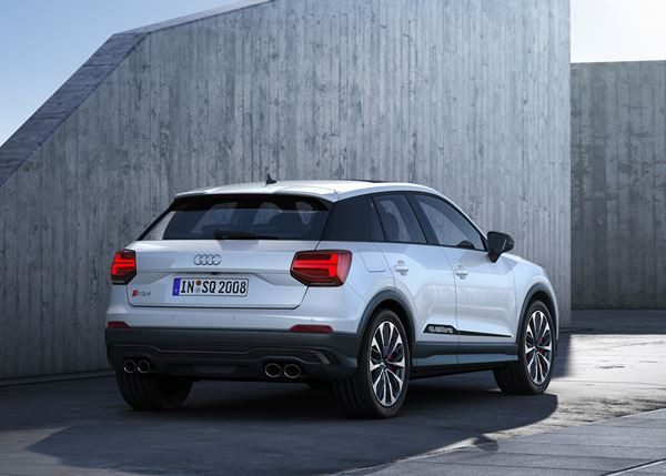 L'Audi SQ2 affiche une calandre octogonale divisée par huit doubles barres verticales