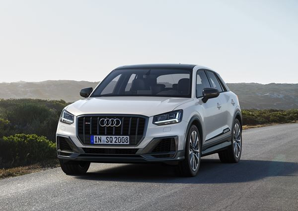 L'Audi SQ2 affiche une calandre octogonale divisée par huit doubles barres verticales