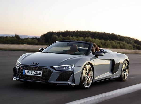 L'Audi R8 Spyder s'offre un design plus affûté et plus tendu