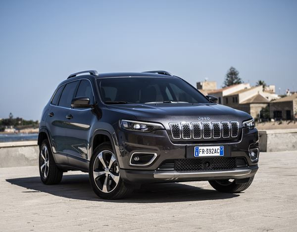 La Jeep Cherokee restylée s'offre une apparence extérieure modernisée