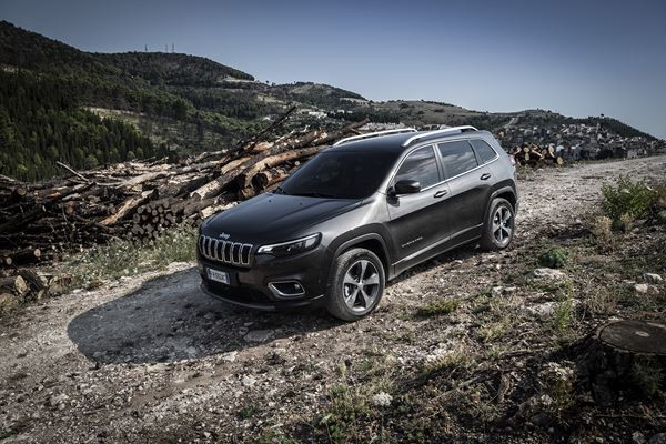 La Jeep Cherokee restylée s'offre une apparence extérieure modernisée