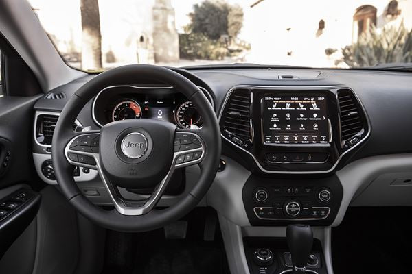 La Jeep Cherokee restylée s'offre une apparence extérieure modernisée