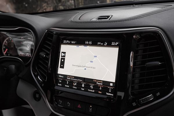 La Jeep Cherokee restylée s'offre une apparence extérieure modernisée