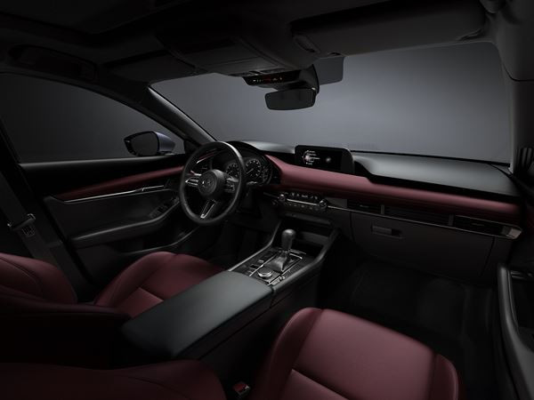 La Mazda 3 cinq portes adopte un style empreint de maturité