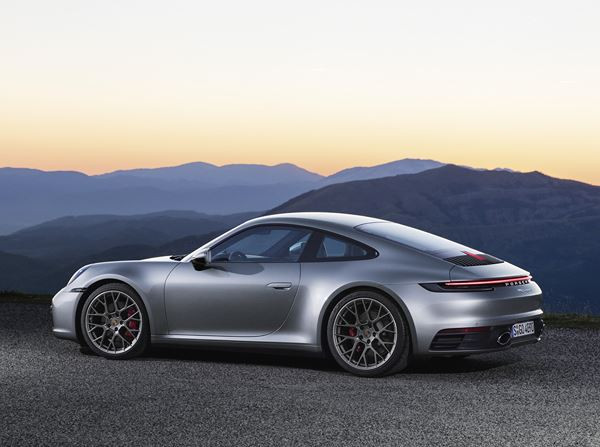 La Porsche 911 de huitième génération adopte une allure plus musclée