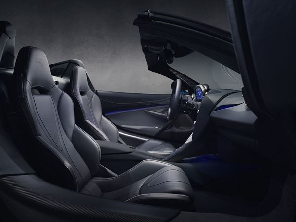 La supercar décapotable McLaren 720S Spider embarque un V8 biturbo de 720 ch